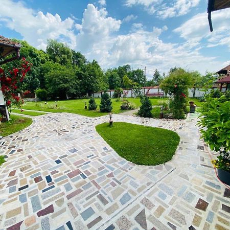 Casa De Vacanta Motata Novaci-Străini Eksteriør billede