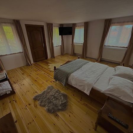 Casa De Vacanta Motata Novaci-Străini Eksteriør billede