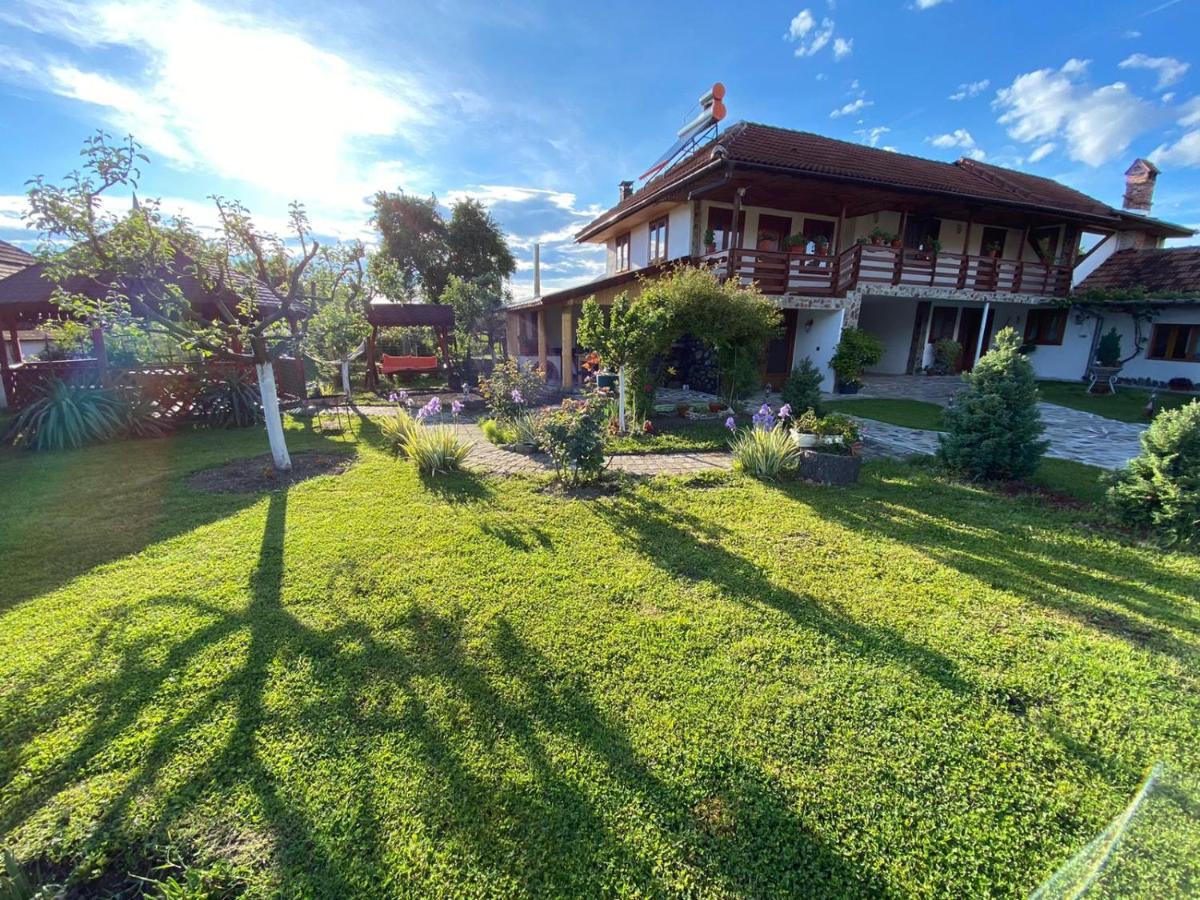 Casa De Vacanta Motata Novaci-Străini Eksteriør billede