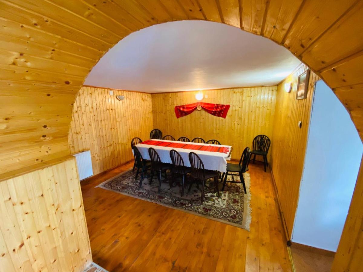 Casa De Vacanta Motata Novaci-Străini Eksteriør billede