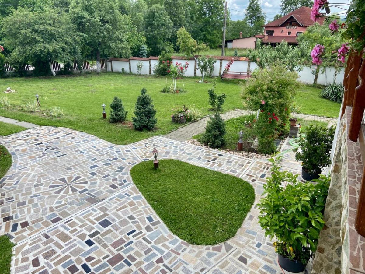 Casa De Vacanta Motata Novaci-Străini Eksteriør billede