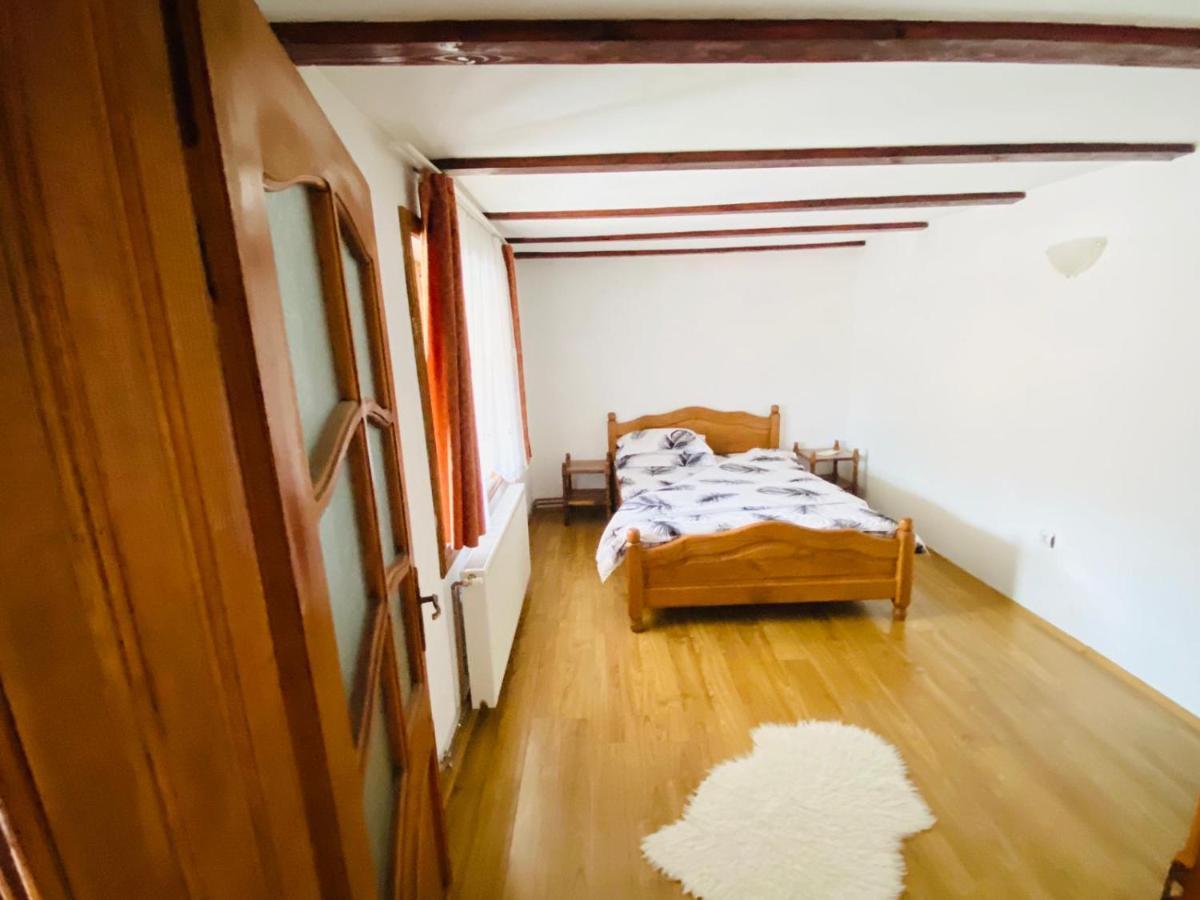 Casa De Vacanta Motata Novaci-Străini Eksteriør billede
