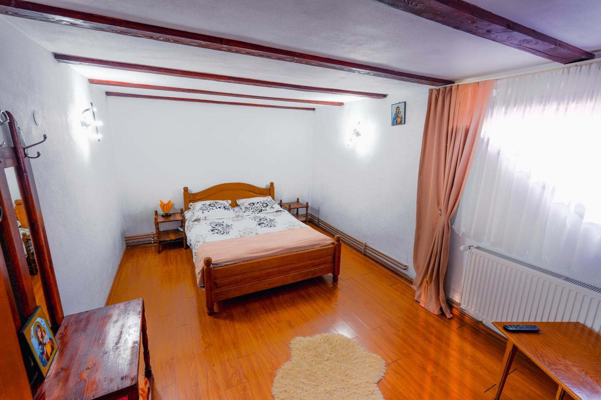 Casa De Vacanta Motata Novaci-Străini Eksteriør billede