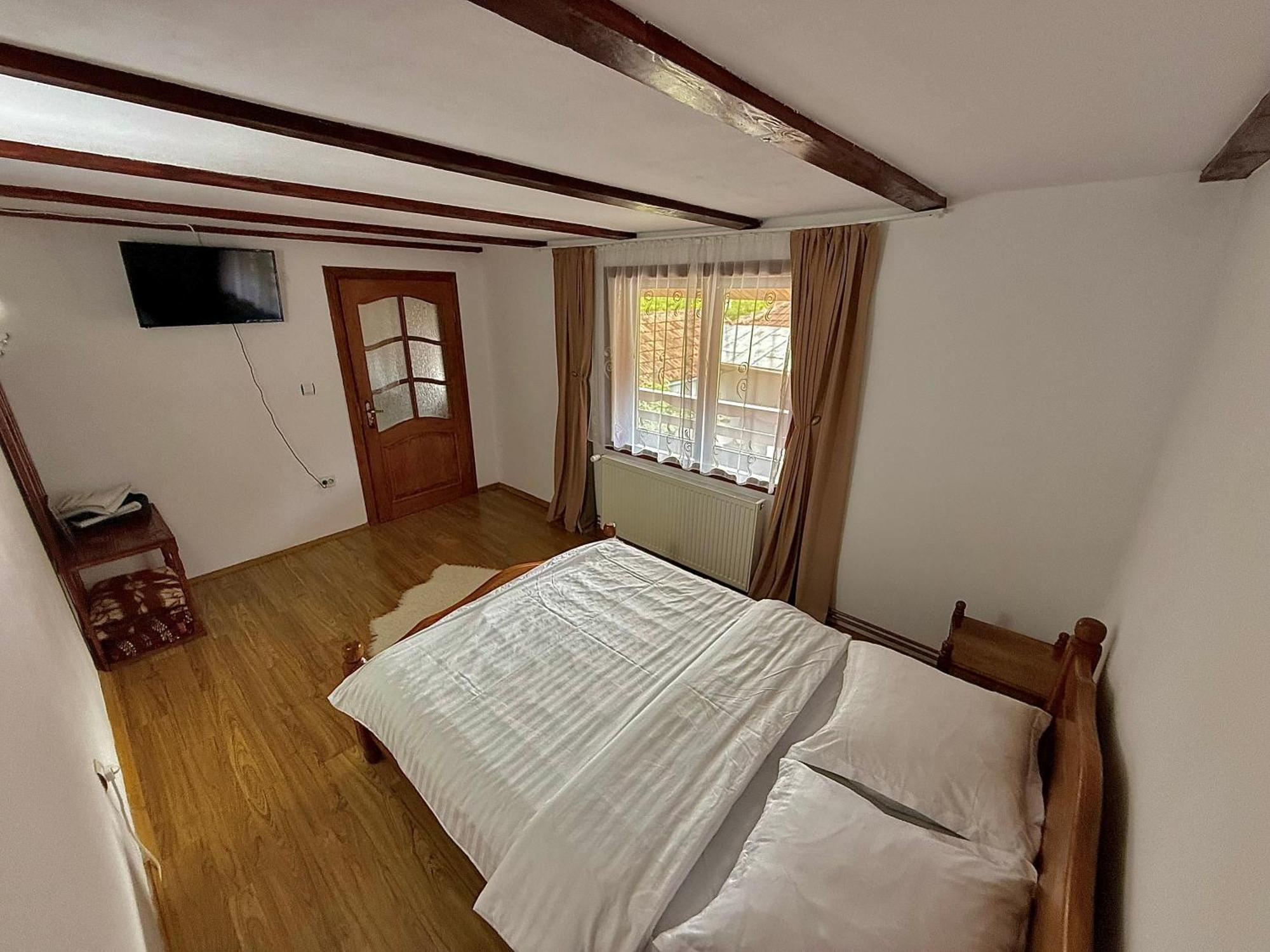 Casa De Vacanta Motata Novaci-Străini Eksteriør billede