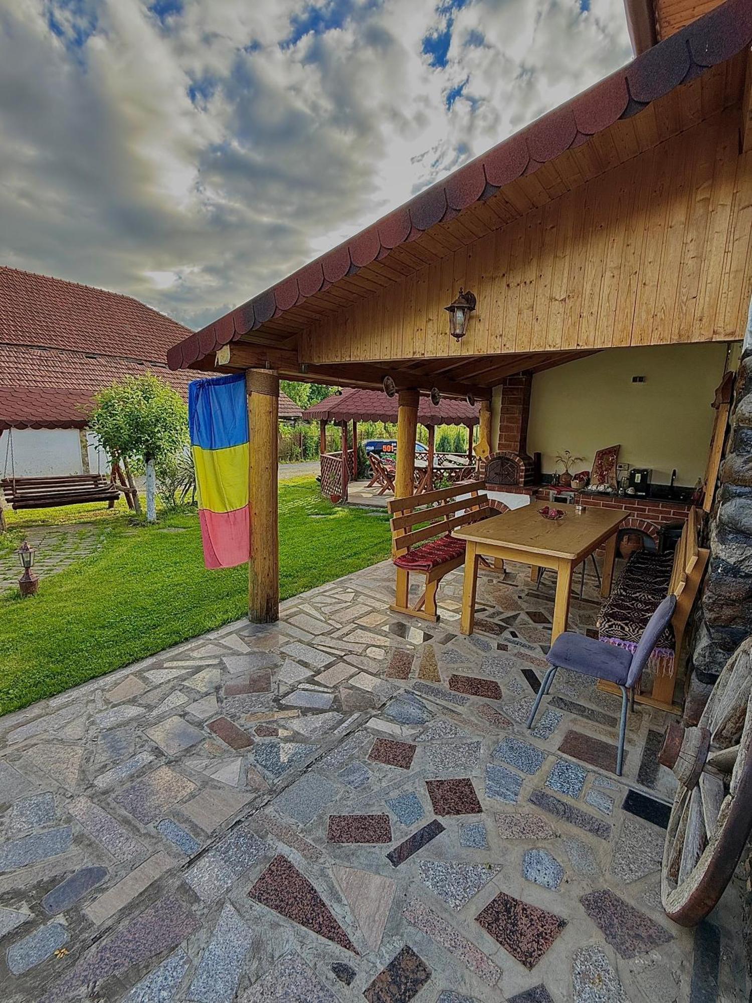Casa De Vacanta Motata Novaci-Străini Eksteriør billede