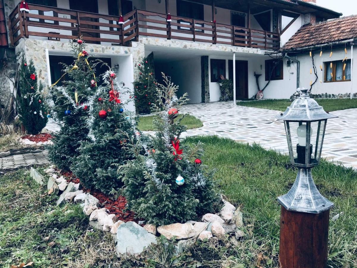 Casa De Vacanta Motata Novaci-Străini Eksteriør billede